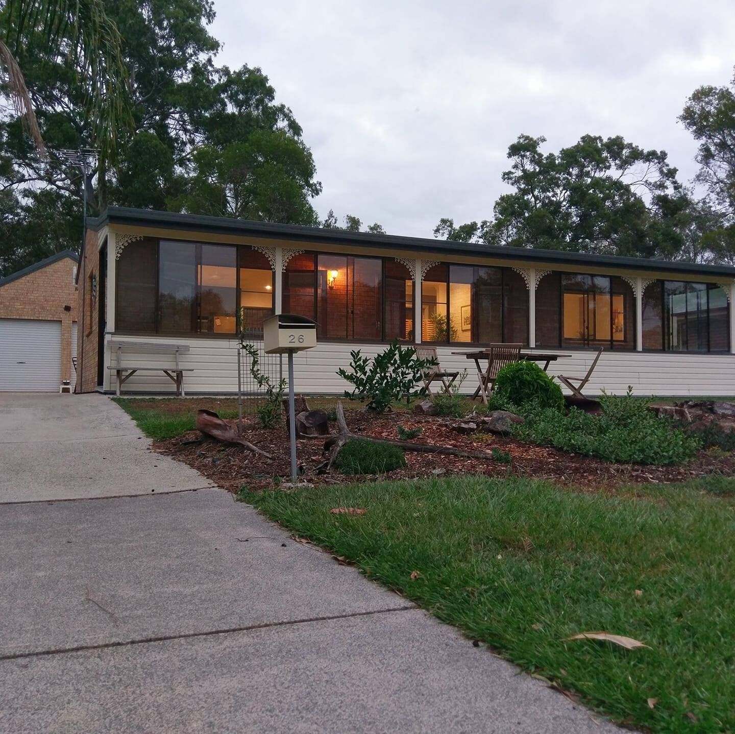 Dolphins, dugongs, migratory birds, fishing, kayaking, beach 300 mtr - Toorbul