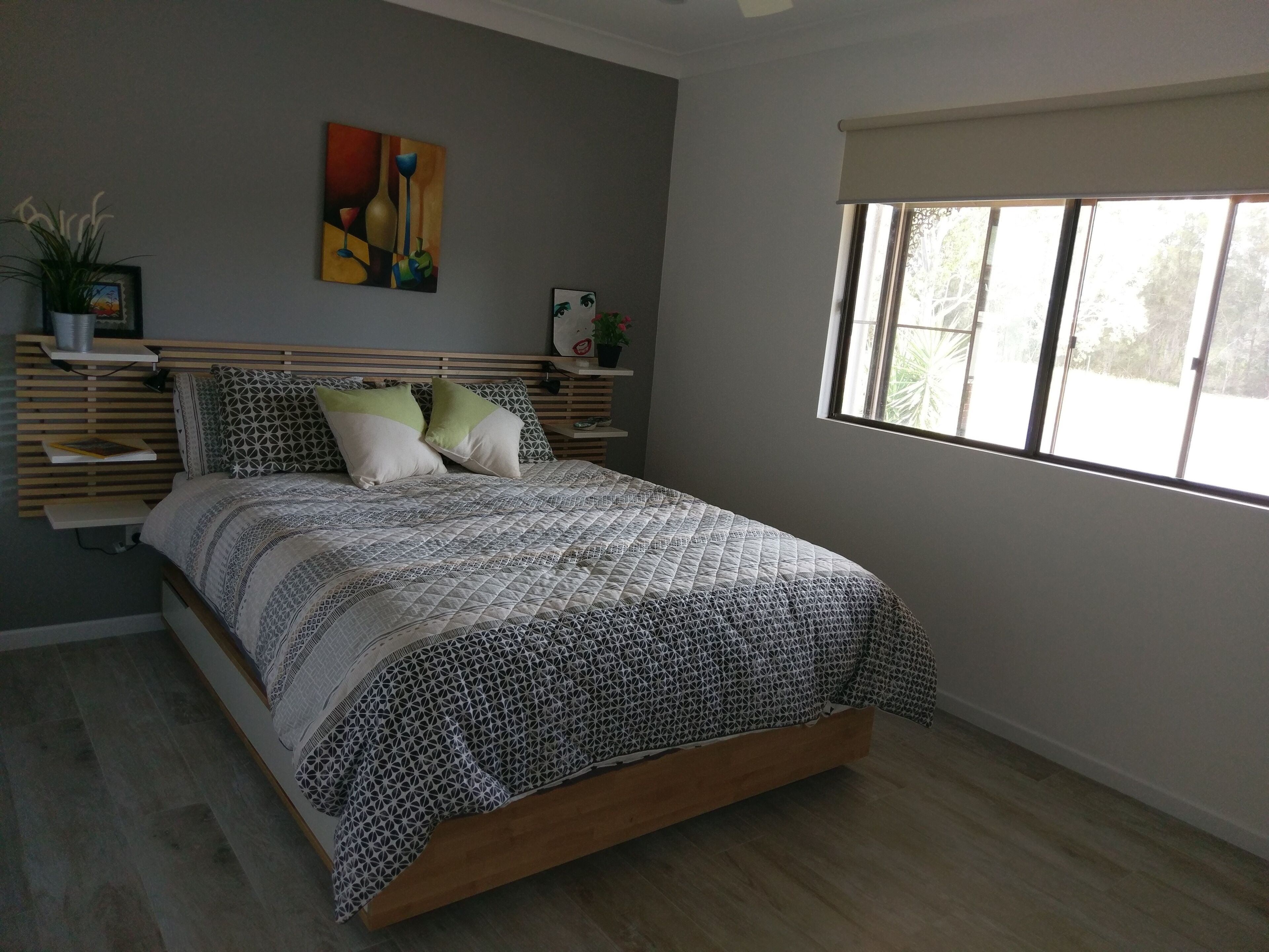 Dolphins, dugongs, migratory birds, fishing, kayaking, beach 300 mtr - Toorbul