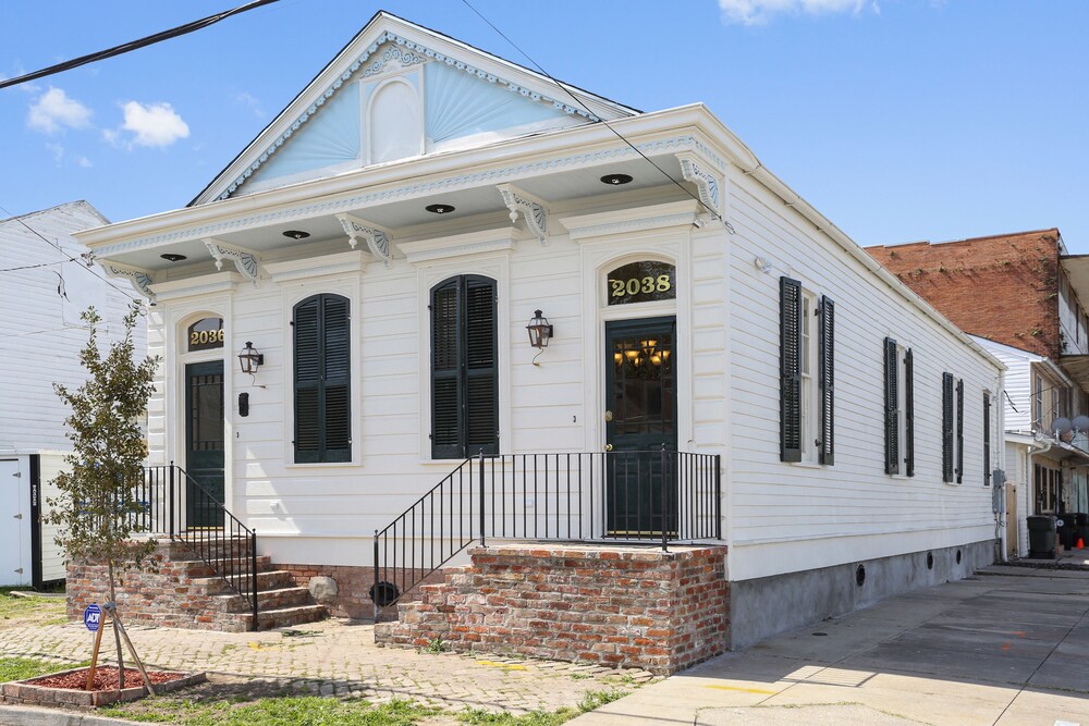 2 Bedroom 2038 In New Orleans Hotel Rates Reviews On