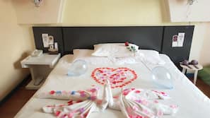 Desk, blackout curtains, free WiFi, linens