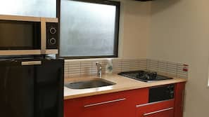 Fridge, microwave, cookware/dishes/utensils