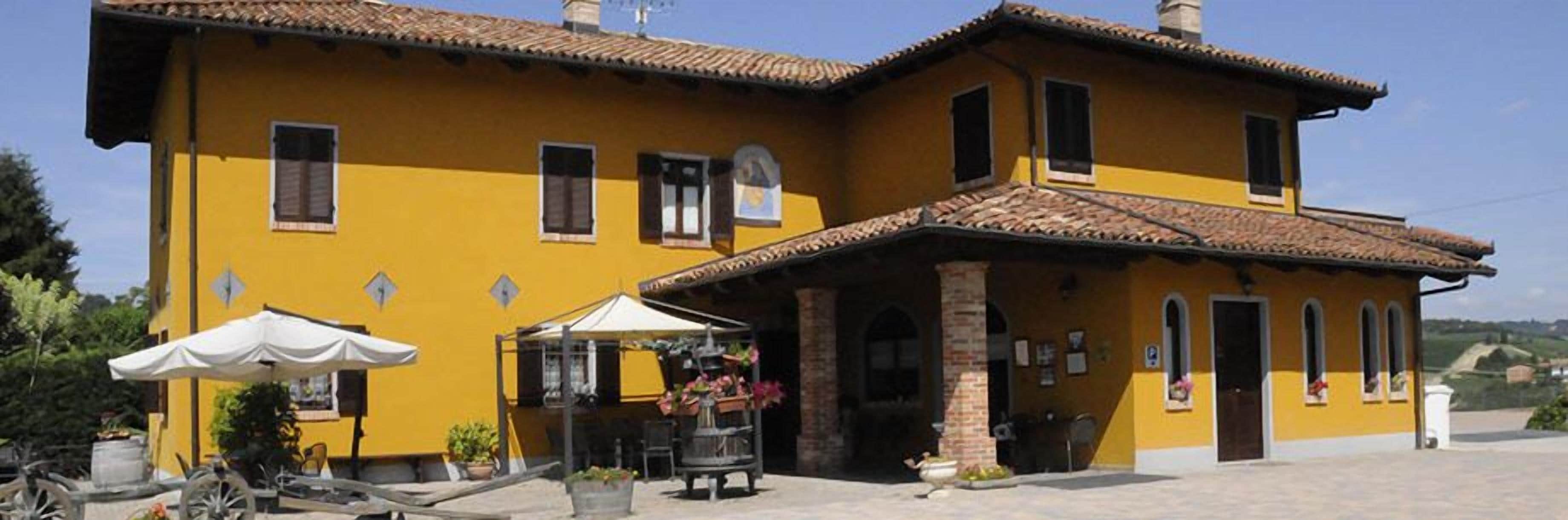 Agriturismo Cà Brusà in Monforte DʼAlba, Italy