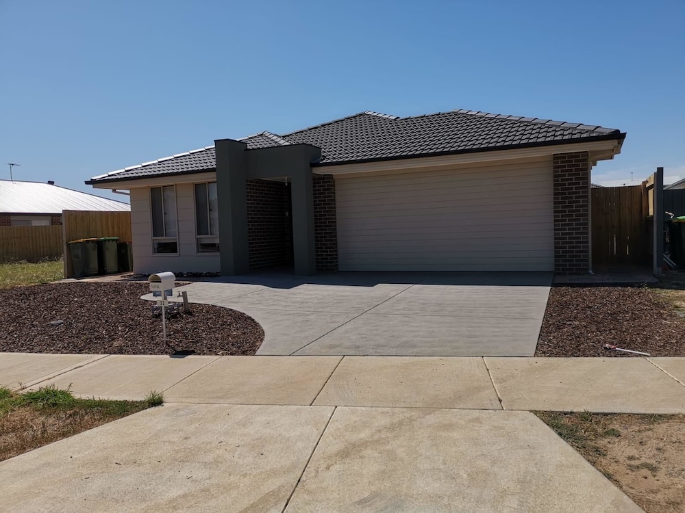 Phillip Island family house