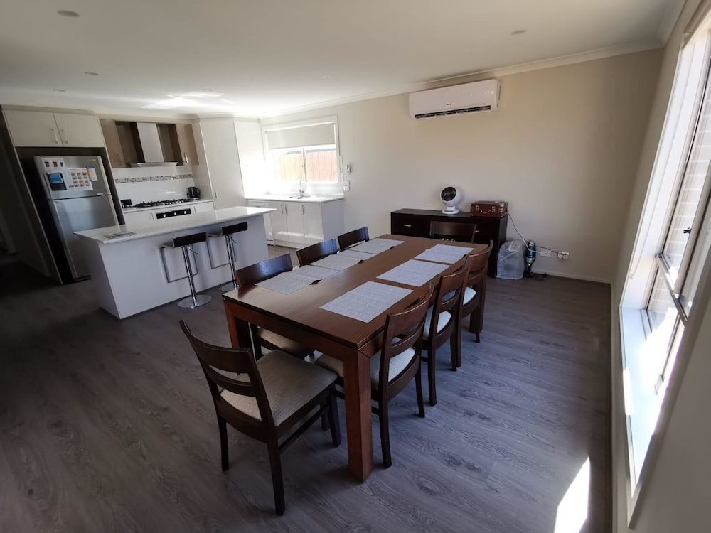 Phillip Island family house