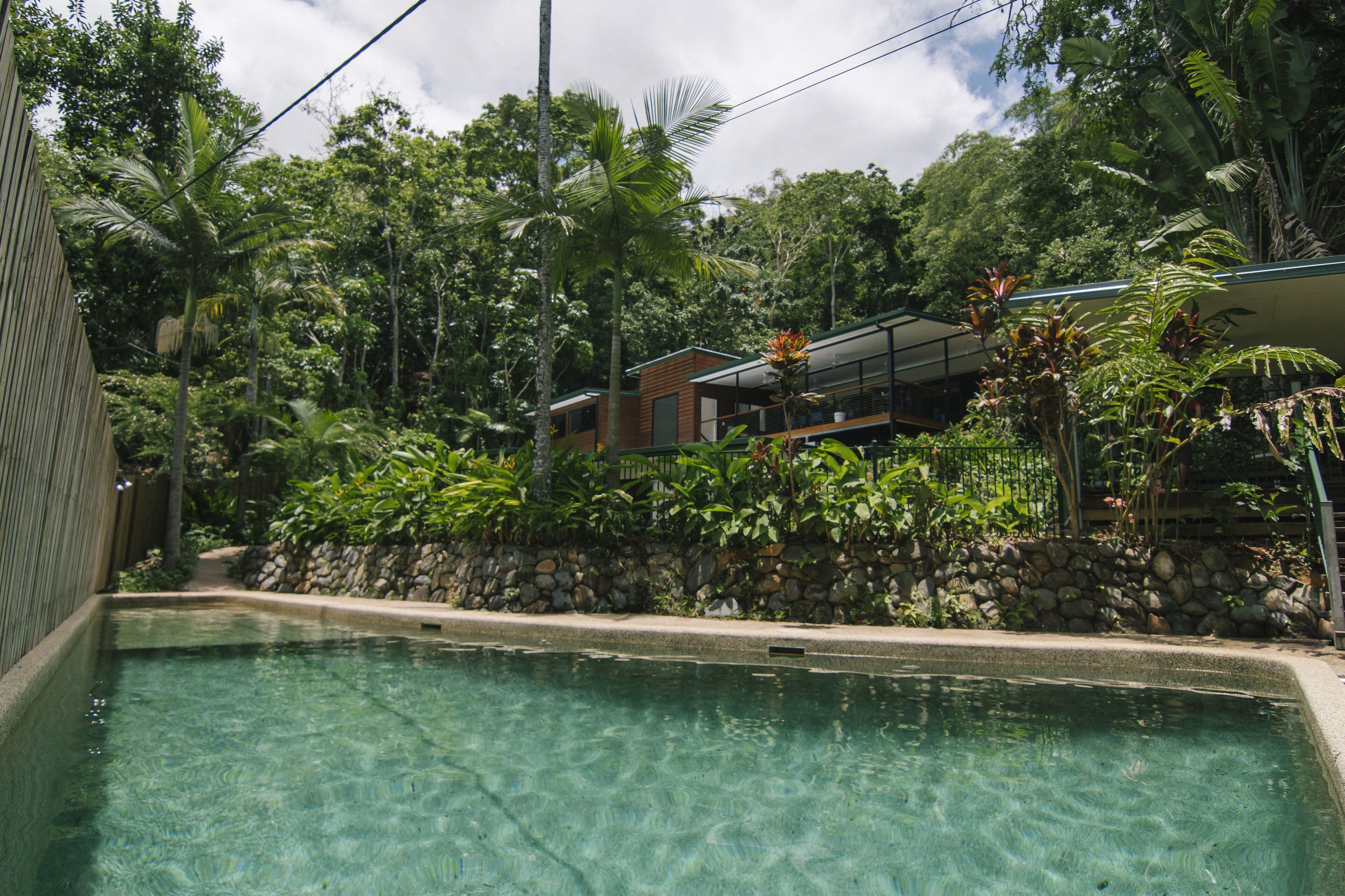 Golden Sunbird BnB - 2 Bedroom Apartment in Unique Rainforest Setting