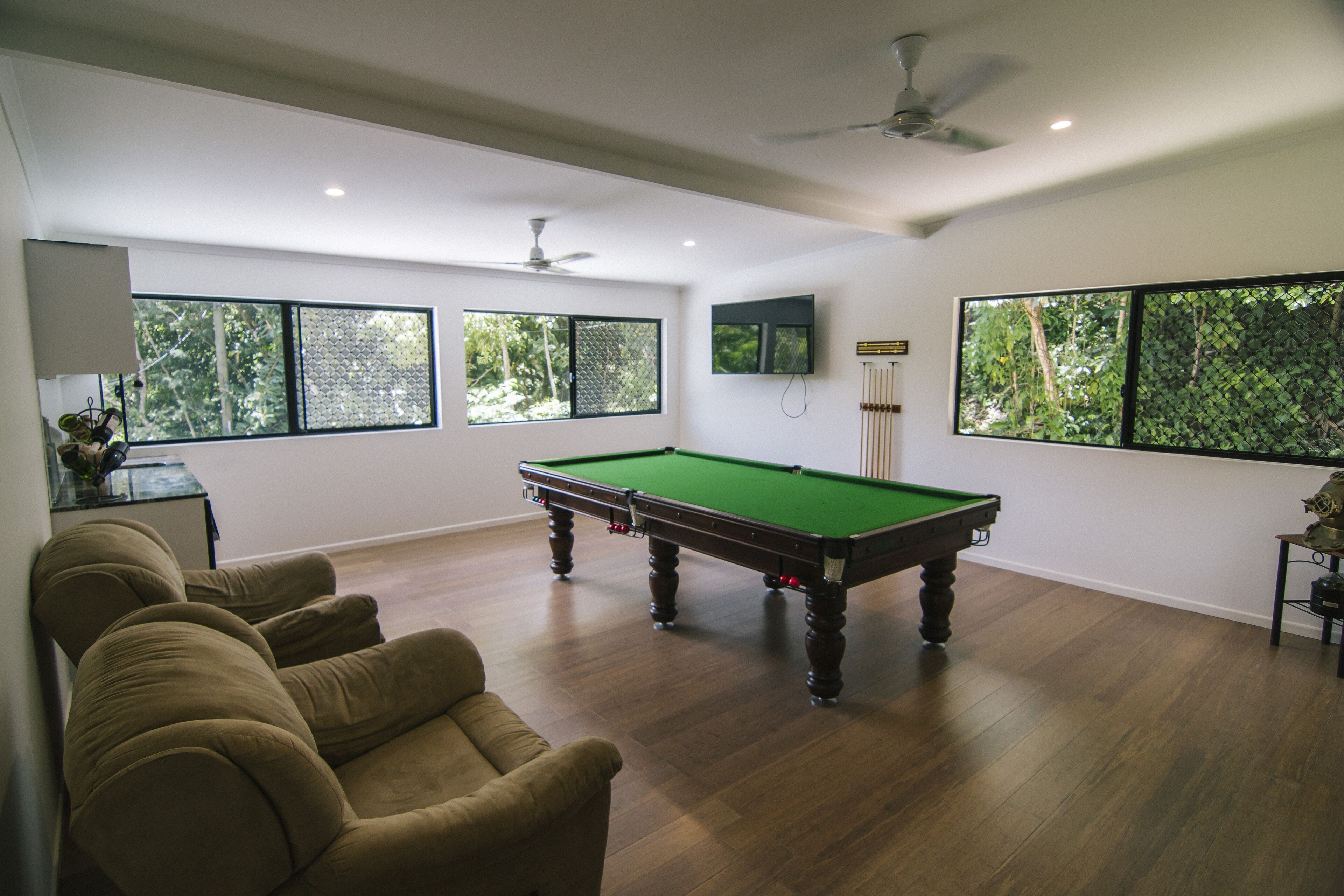 Golden Sunbird BnB - 2 Bedroom Apartment in Unique Rainforest Setting