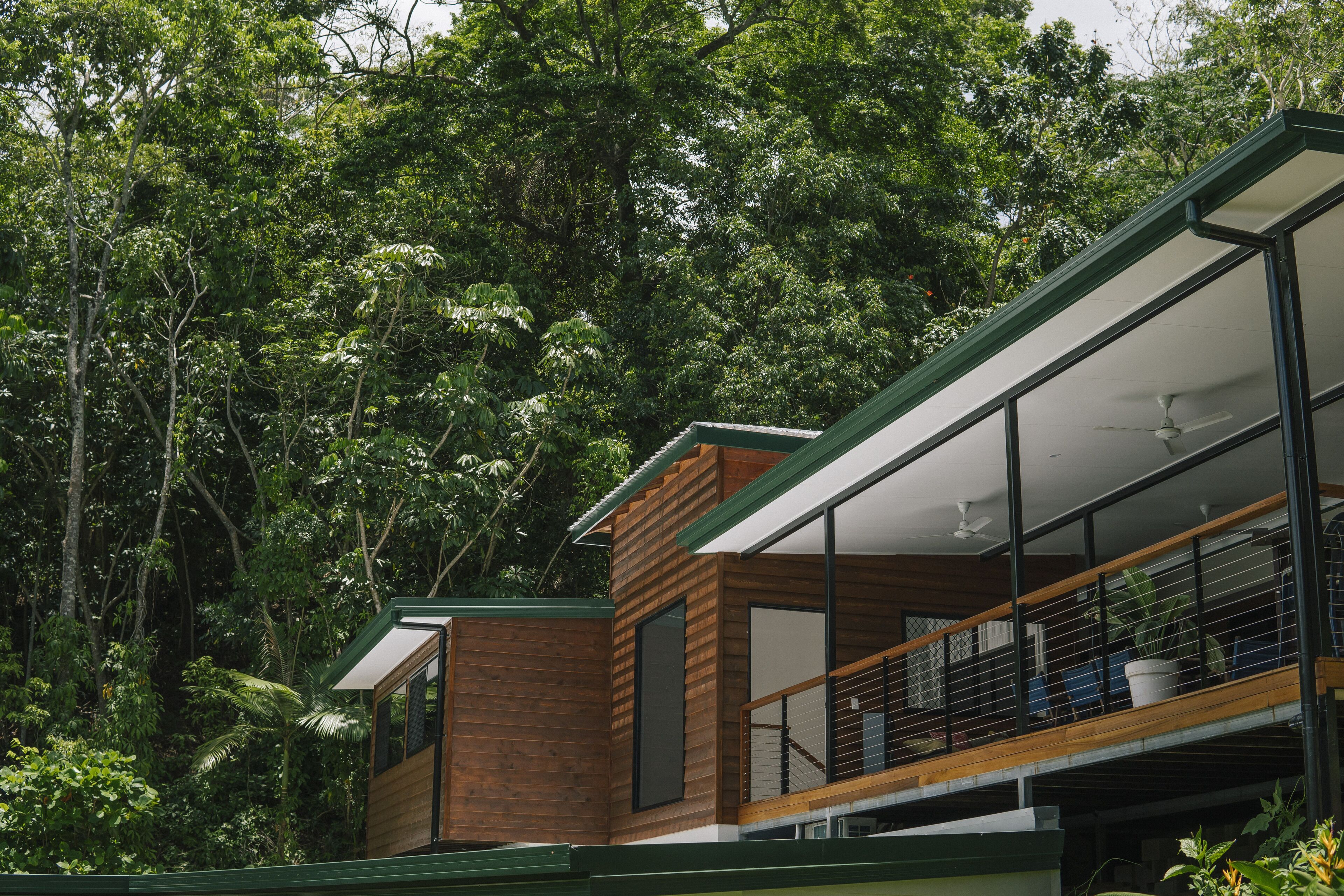 Golden Sunbird BnB - 2 Bedroom Apartment in Unique Rainforest Setting