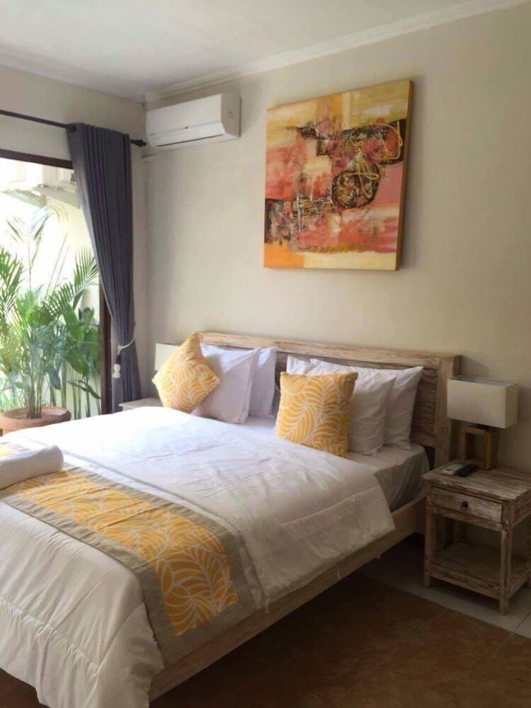 Get Villa Tiah Pics