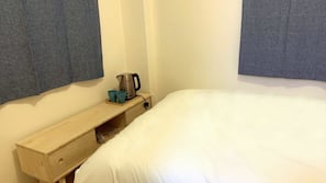 Free WiFi, linens