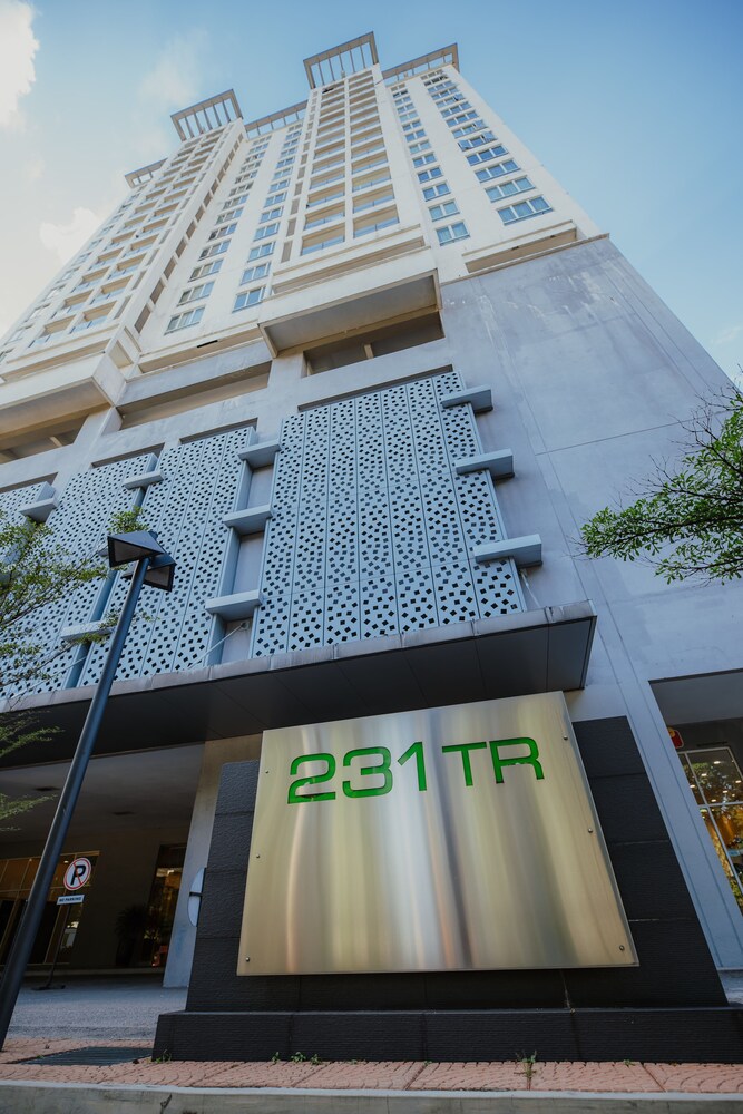 Rex Ollie 231 Tr Service Suites In Kuala Lumpur Hotel Rates Reviews On Orbitz
