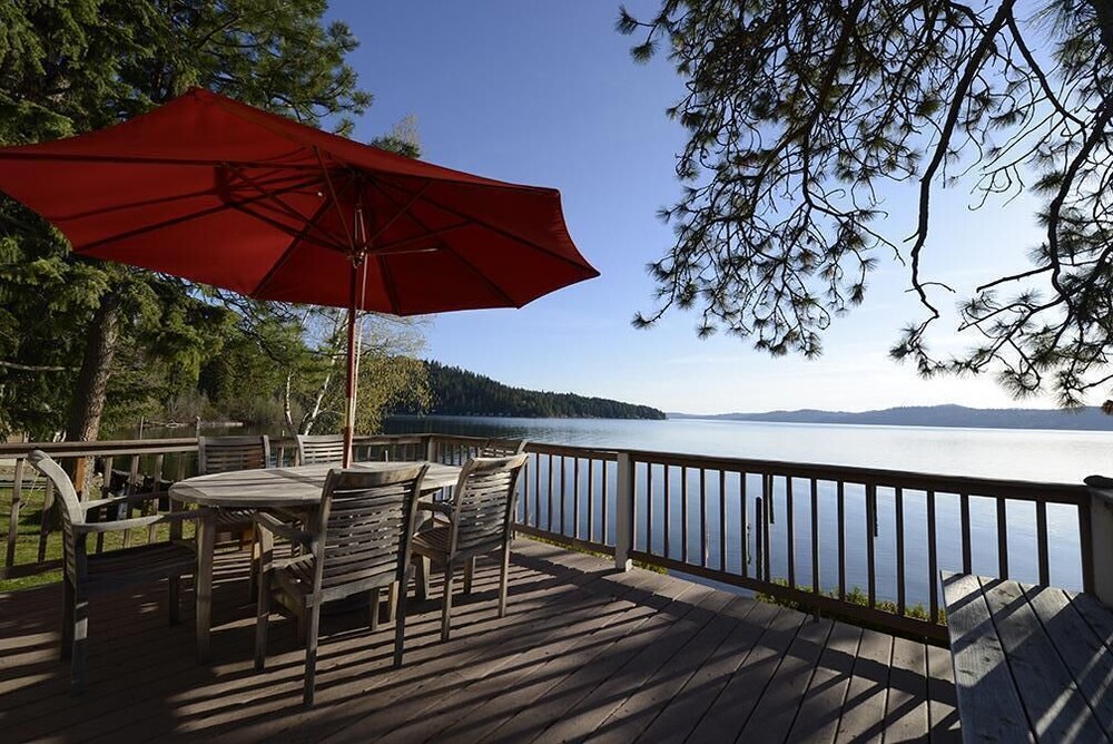 Coeur D Alene Waterfront Cabin With Beautiful Panoramic Views In