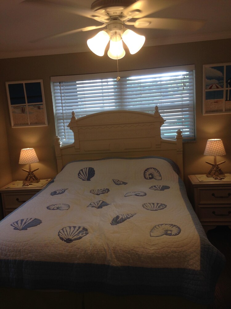 Royal Harbor Pet Friendly! Naples voted 1 place in the country to live