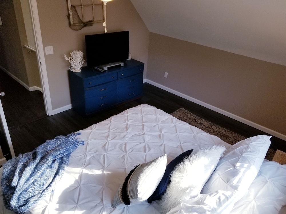 Charming Chincoteague getaway, short walk to the fair grounds and pony penning Chincoteague Vrbo