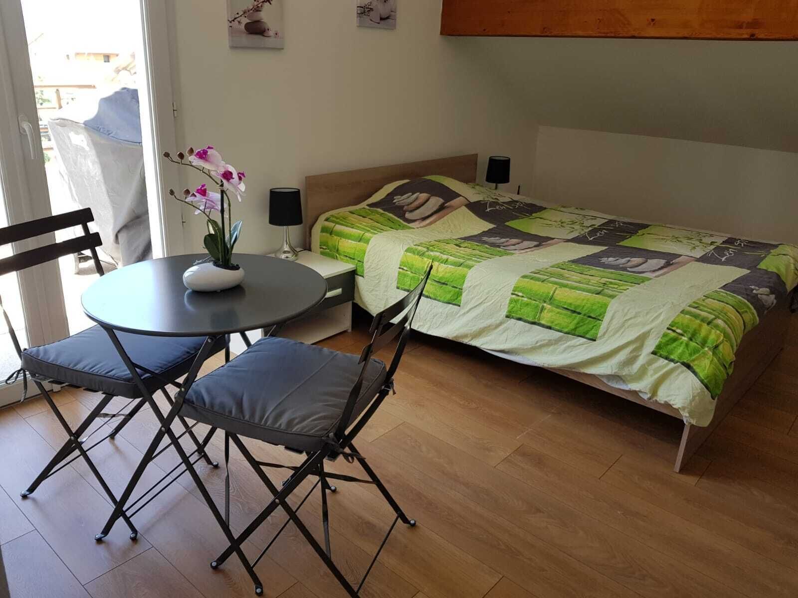 Beautiful Fully Equipped Room Near Swiss Customs in Neydens, France