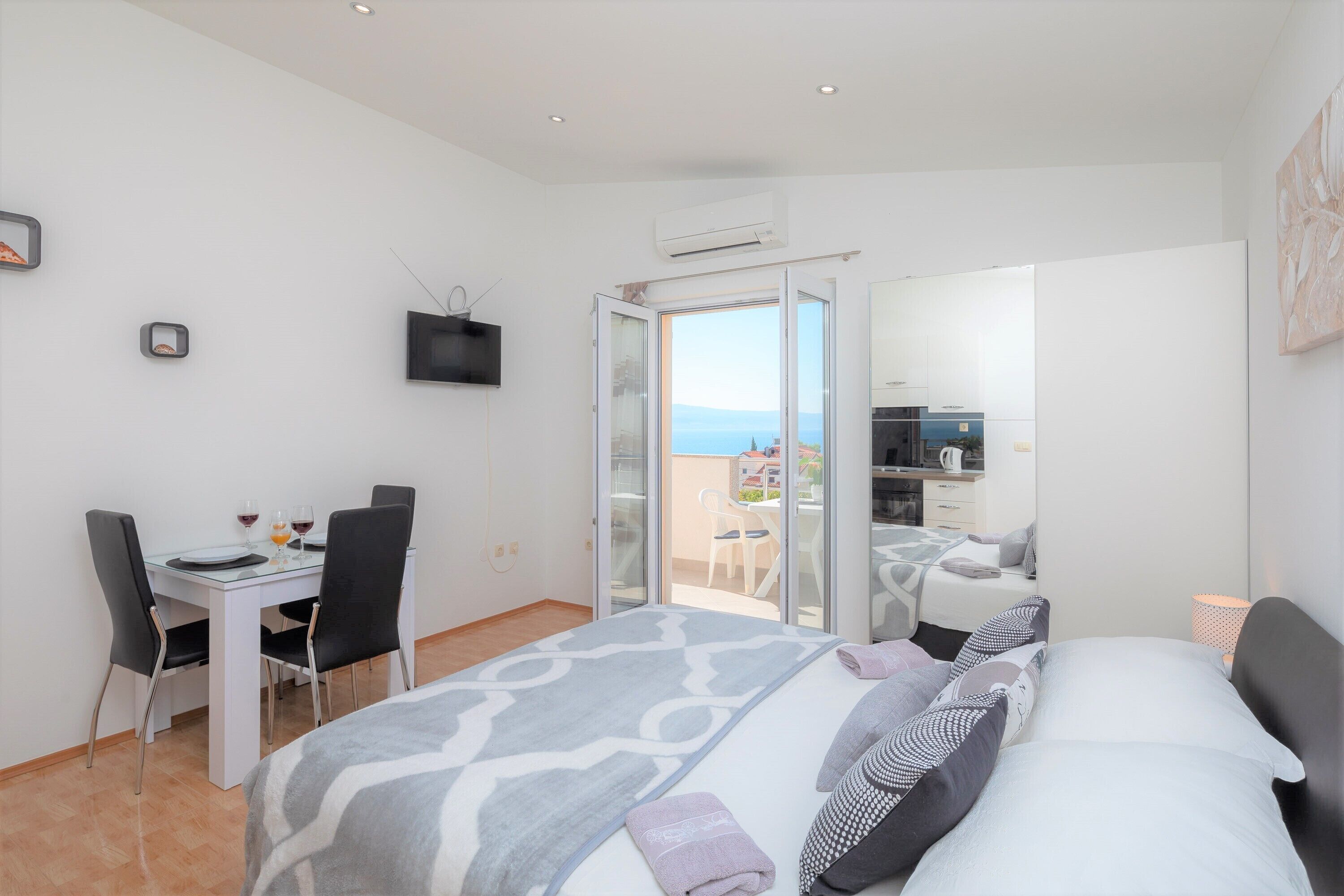 Grand Modern Beach Studio in Omiš, Croatia