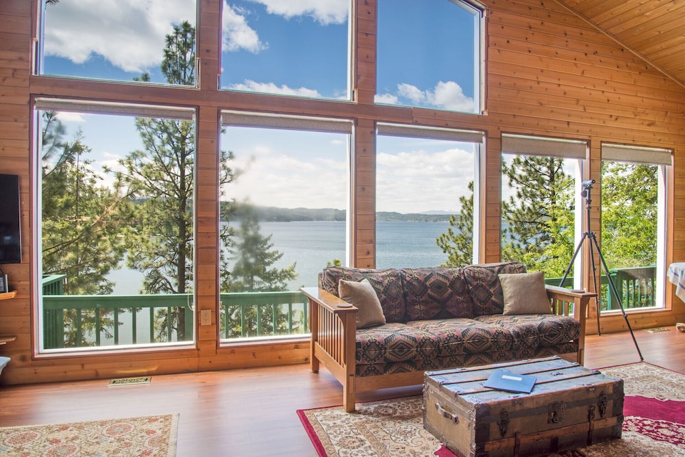 The Overlook At Neachen Bay Large Waterfront Cabin With Private