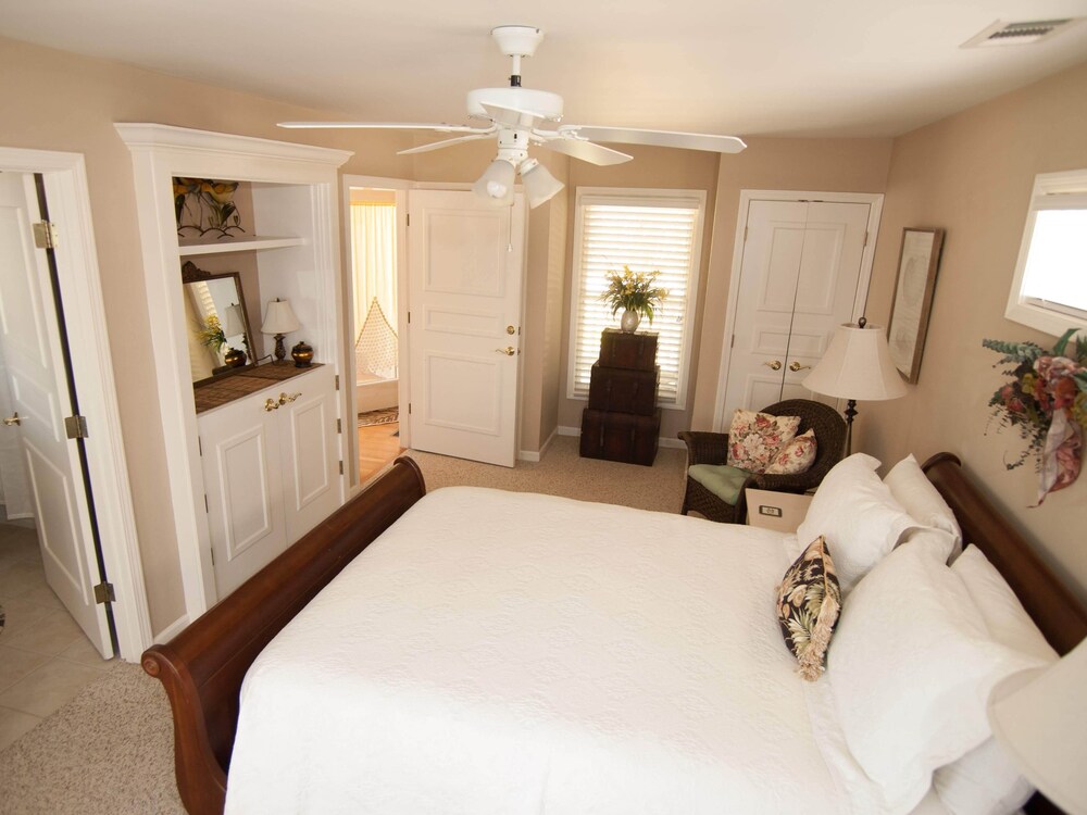 Marshfront Cottage where the Broad River begins with a magnificent