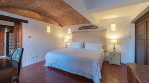 6 bedrooms, in-room safe, individually decorated, desk