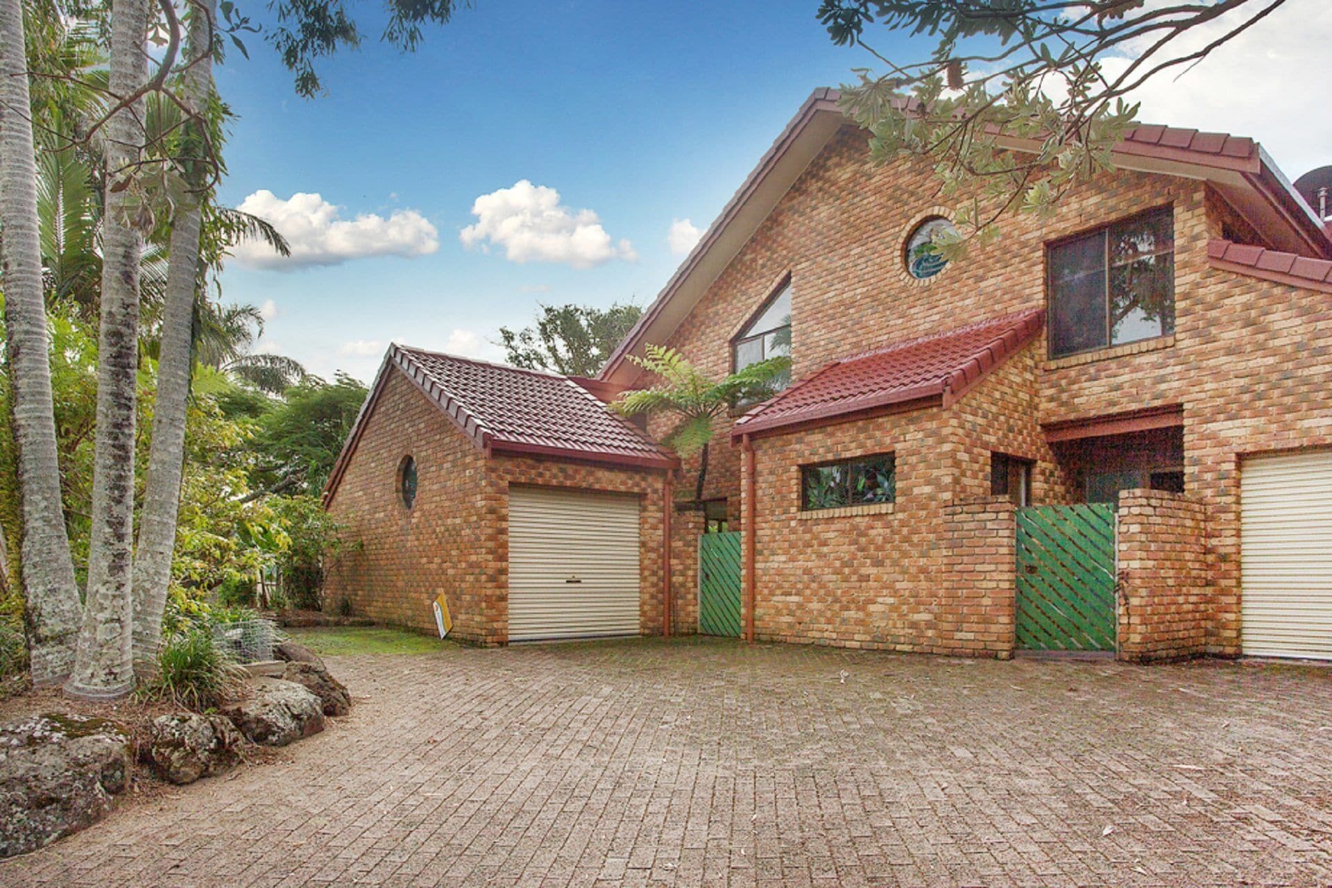 1/63 Shirley Street, Byron Bay - Mango Tree