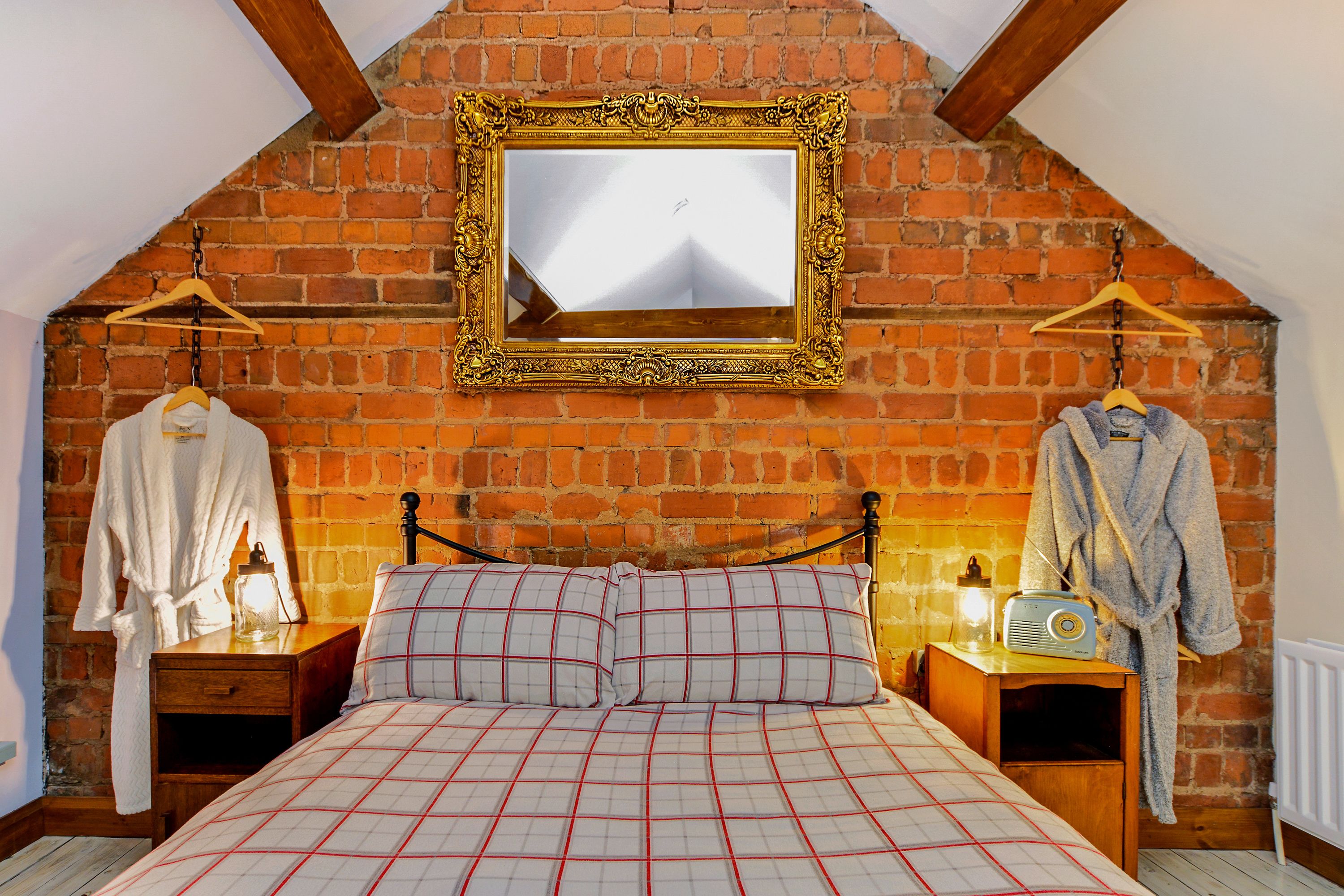 Sorley Boys Snug - Near Museum of Free Derry and Bloody Sunday Memorial in Londonderry, United Kingdom