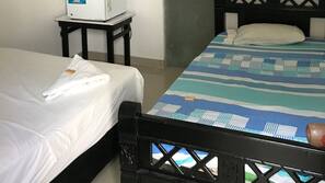10 bedrooms, desk, free WiFi, linens