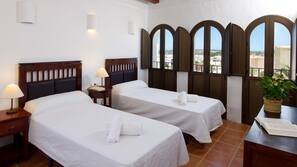 5 chambres, coffre-forts dans les chambres, décoration personnalisée