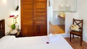 5 chambres, coffre-forts dans les chambres, décoration personnalisée