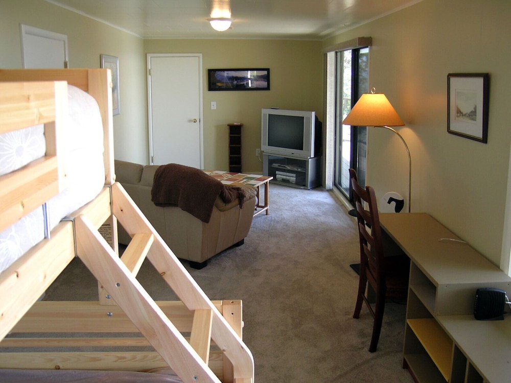 Driftwood Beach House, Beachfront Home, Hot Tub, Family Friendly, easy