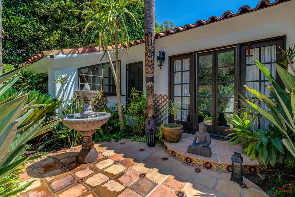 Magnificent House With Zen Gardens In Los Angeles Ca Expedia