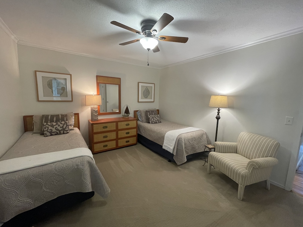 Lovely 2 bedroom Golf Shore villa on the 17th hole on Seabrook Island