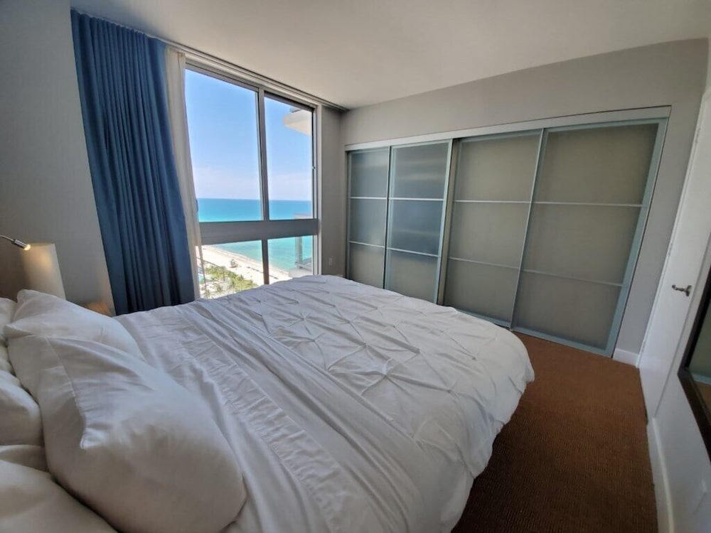 Gorgeous 1BR Resort in Sunny Isles on the Beach!