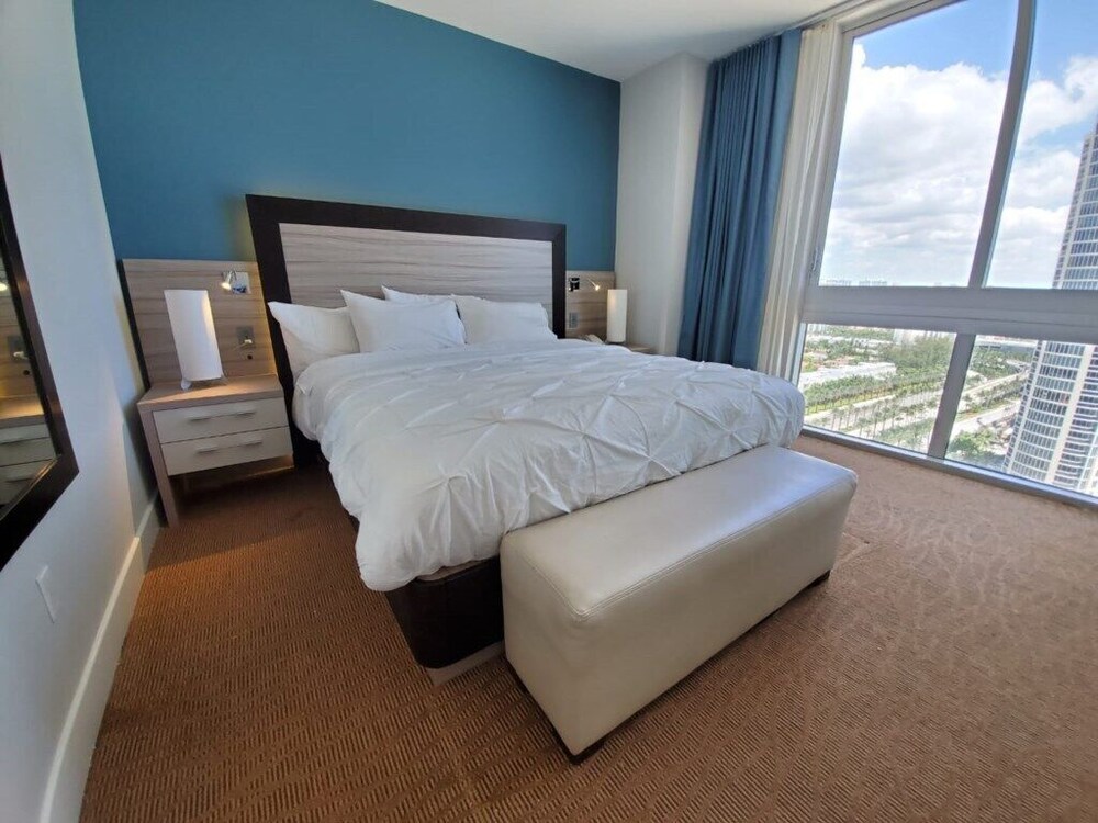 Gorgeous 1BR Resort in Sunny Isles on the Beach!