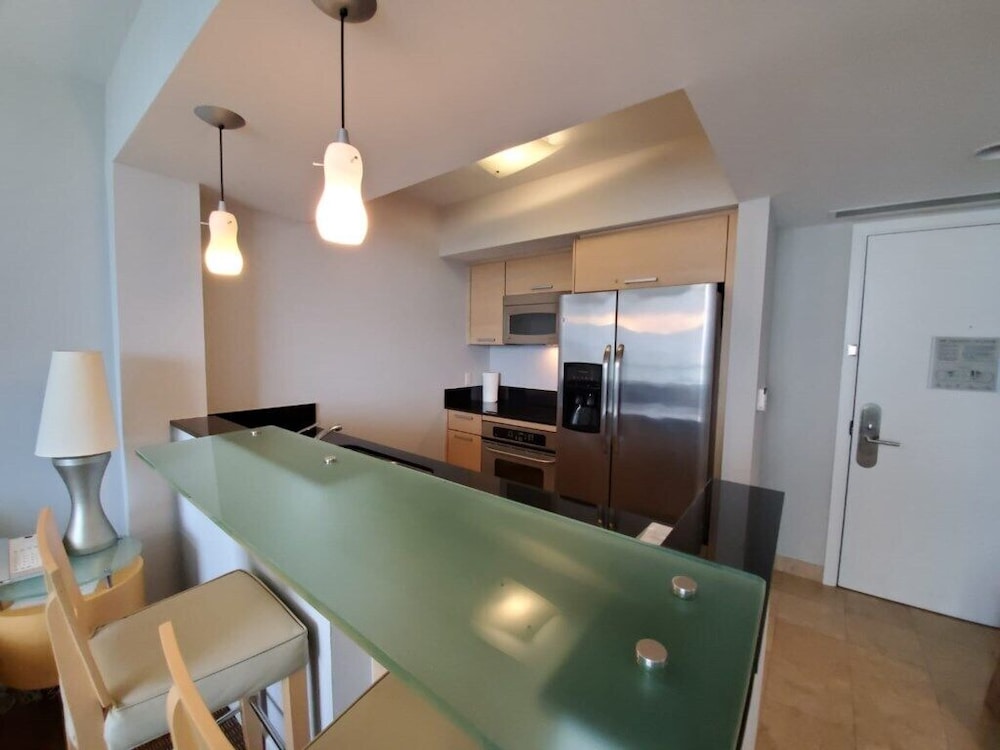 Gorgeous 1BR Resort in Sunny Isles on the Beach!