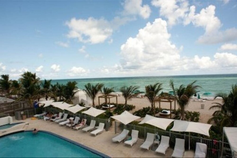 Gorgeous 1BR Resort in Sunny Isles on the Beach!