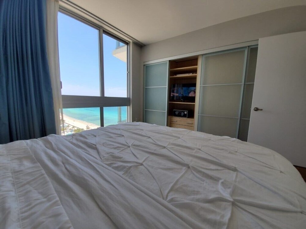 Gorgeous 1BR Resort in Sunny Isles on the Beach!