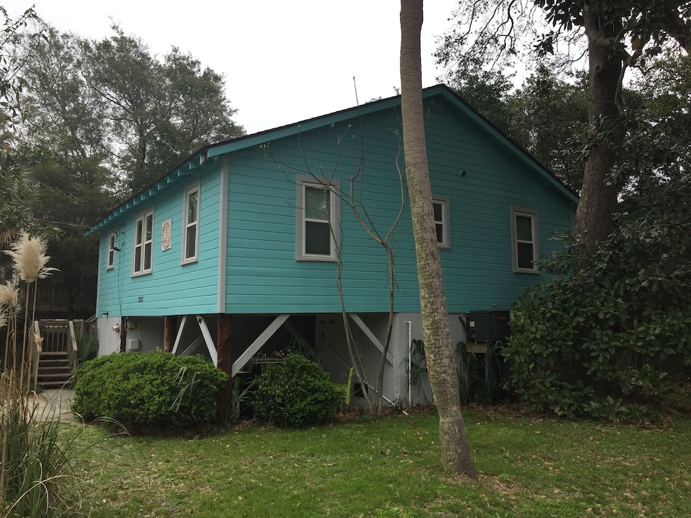 Charming Beach Bungalow