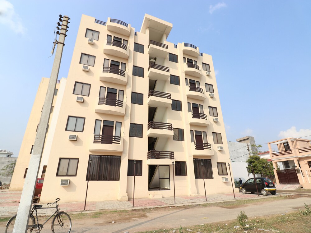 Capital O 27911 Woodland Garden Suites Malihabad Ind Best Price