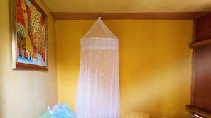 2 bedrooms, linens