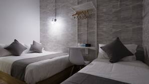 In-room safe, blackout drapes, free WiFi