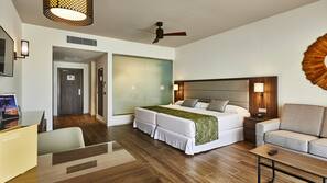 1 Schlafzimmer, hochwertige Bettwaren, Daunenbettdecken, Minibar