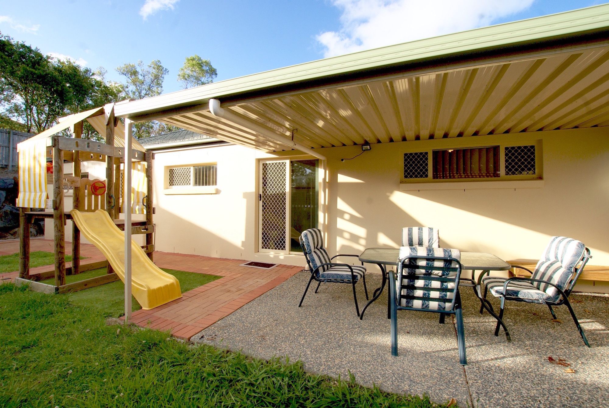 Anaheim Entertainer Deluxe