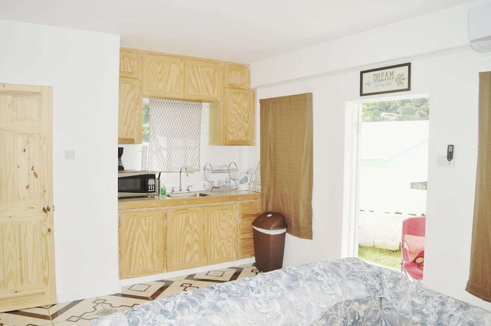 Kingstown 2 Bedroom Right IN Town! Walking Distance TO Everythng Vincy! in Kingstown, Saint Vincent and the Grenadines