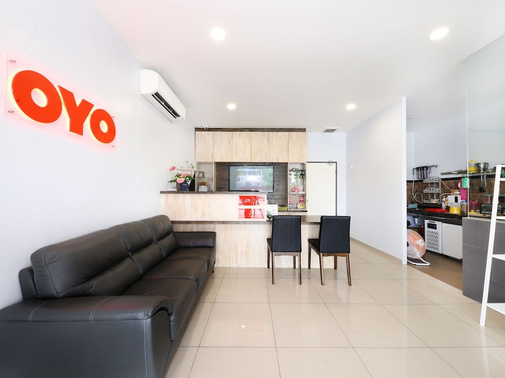 Oyo 778 Bmw 2 Hotel Muar Mys Best Price Guarantee - 