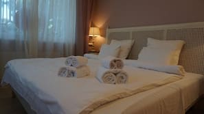 2 slaapkamers, een kluis op de kamer, een strijkplank/strijkijzer, wifi