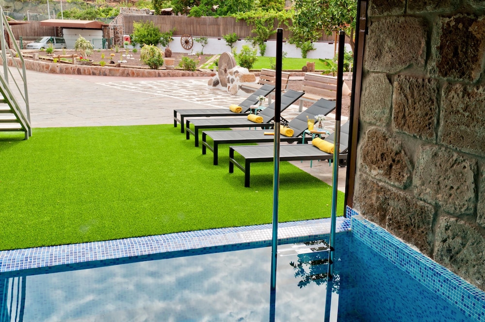 Photo - Parralito by VillaGranCanaria