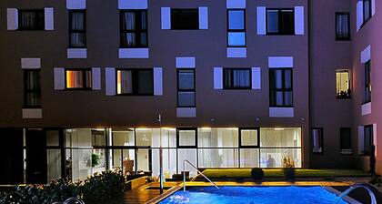 Melrose Apartments