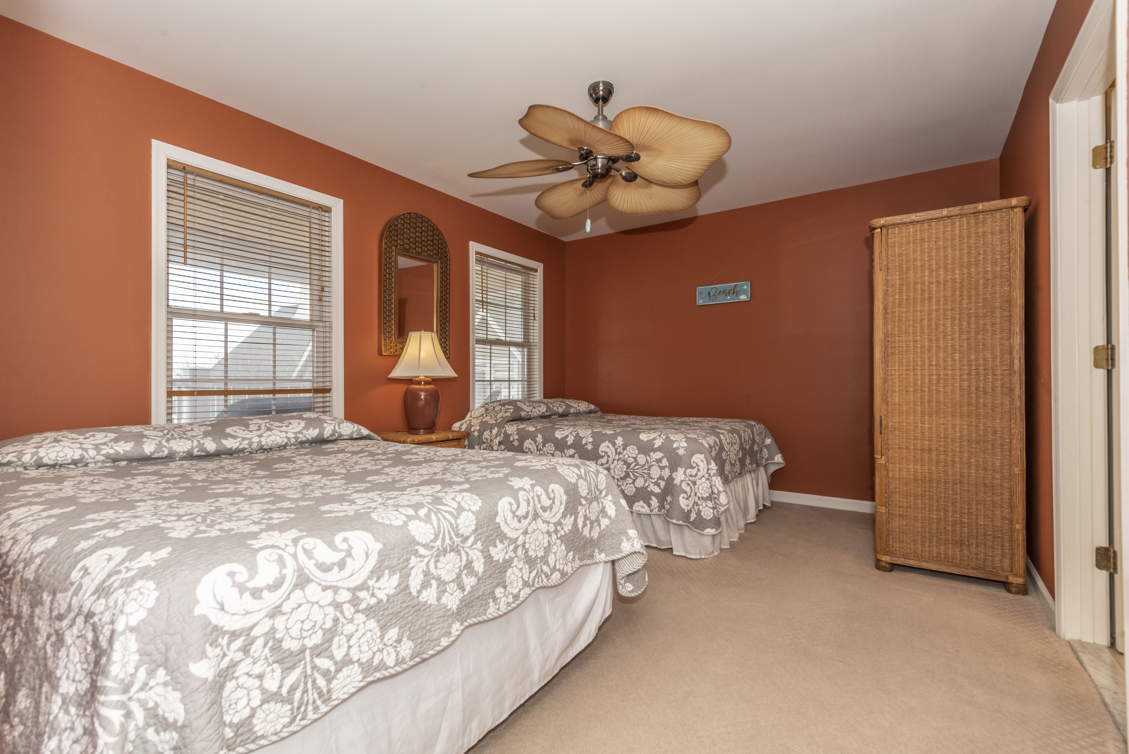 On the Beach - Lux Multi-family House - Get the Best Weeks of 2021 Now! in Rehoboth Beach, United States