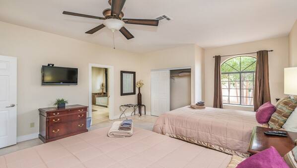 11 bedrooms, in-room safe