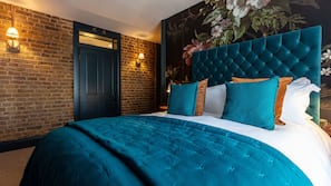 1 sovrum, allergitestade sängkläder och minibar