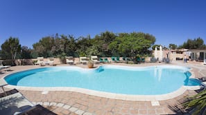 Outdoor pool, sun loungers